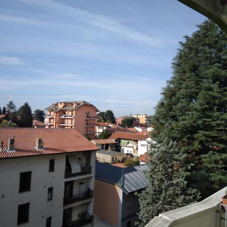 Spazioso Appartamento Parabiago Exterior photo